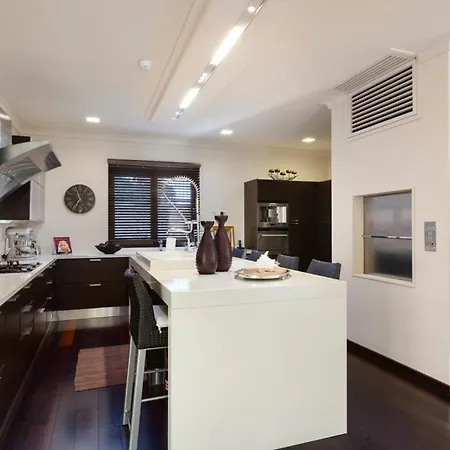 Sleeps 10 Pool Air Con Wifi * Σπλιτ