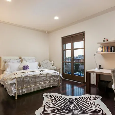 Sleeps 10 Pool Air Con Wifi Σπλιτ