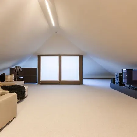 Sleeps 10 Pool Air Con Wifi *